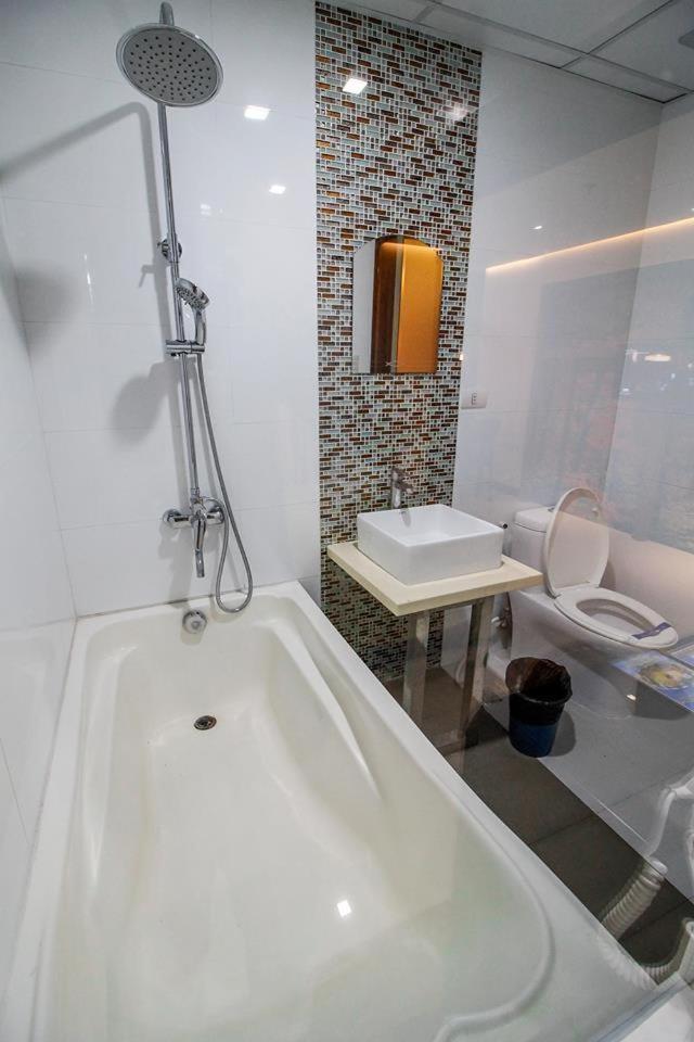 Hotel Dreamworld Araneta Cubao מראה חיצוני תמונה